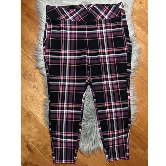 TORRID Pixie Skinny Studio Luxe Ponte High-Rise Pant Size 2R 18/20 - Picture 4 of 6